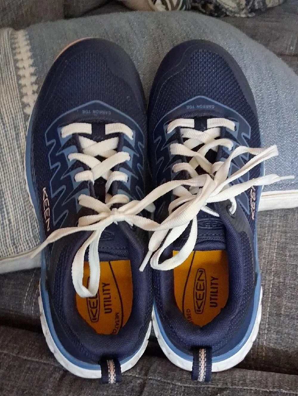 EUC Size 7M Keen Blue Utility Shoes